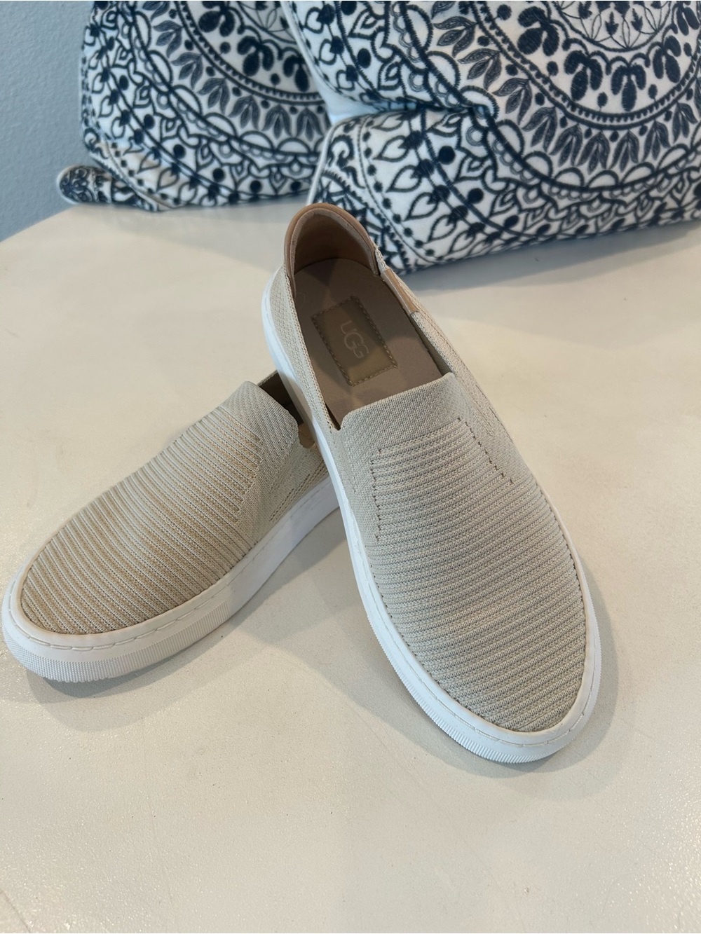 UGG Women’s Sammy Slip-On Knit sneakers in Light Beige. Size 7.5.